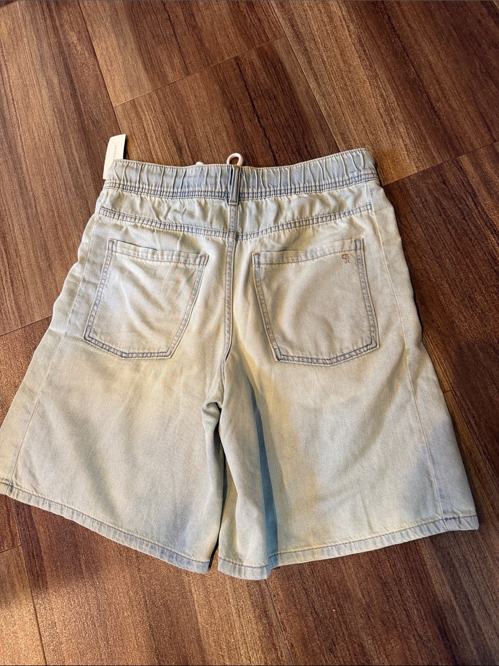 NWT Pilcro Adi Long Shorts - Picture 6 of 7